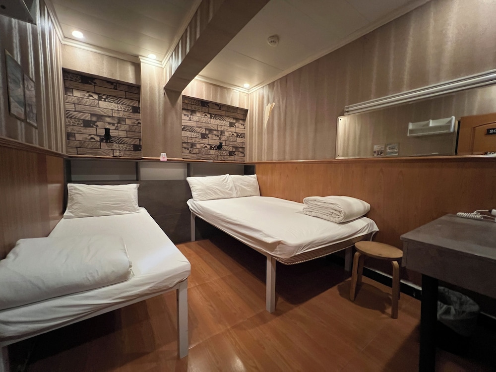Kowloon New Hostel