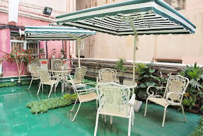 California Hotel Image 2