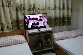 South and North House Image 15