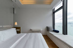 The Connaught Image 28