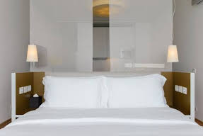 The Connaught Image 18